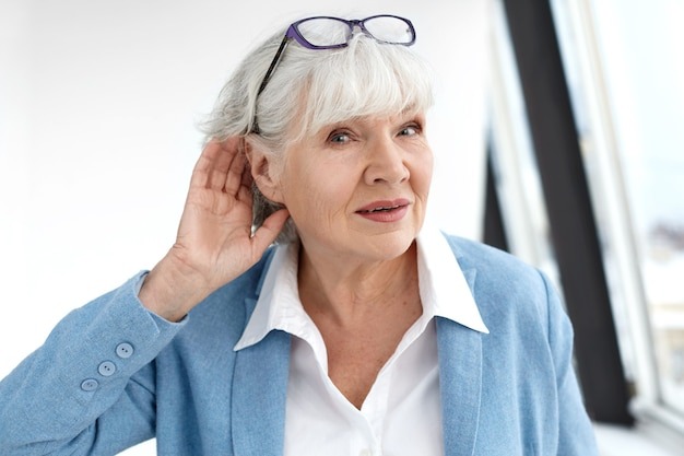 The use of rechargeable hearing aids helps reduce hearing loss issues with ease